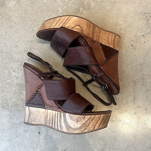 Miu Miu Wooden Mules Size 37 - Picture 9 of 12
